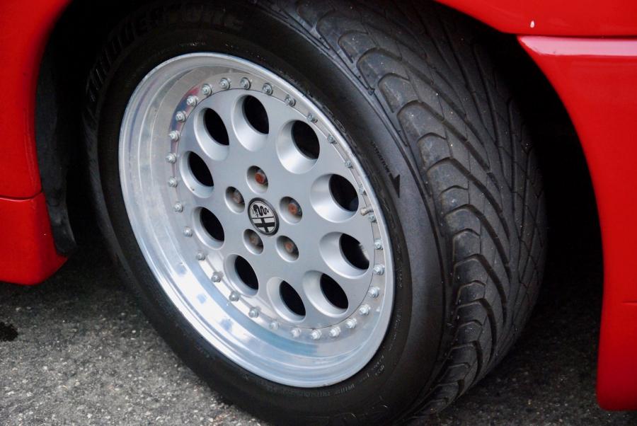 Колеса Alfa Romeo S.Z. (526) 1992 года  (фото 25 из 65)